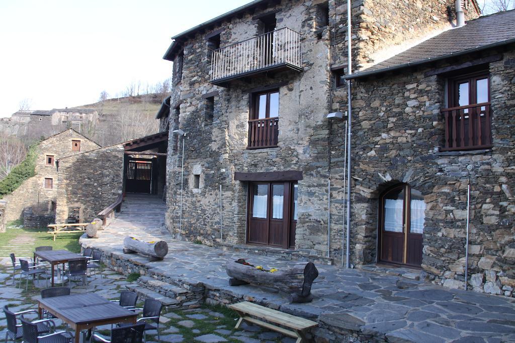 Can Bonada El Serrat Bilik gambar